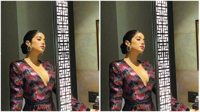 Styled by fashion stylist Tanya Ghavri, Jahnvi went minimal on the makeup to complement her attire for the day. In nude eyeshadow, black eyeliner, mascara-laden eyelashes, black kohl, drawn eyebrows, contoured cheeks and a shade of nude lipstick, Janhvi made fashion traffic come to a standstill. (Instagram/@janhvikapoor)