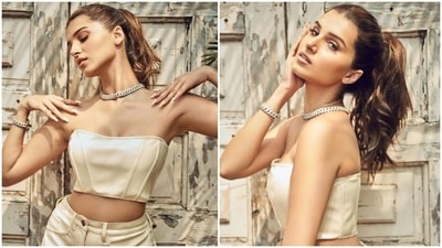 Tara Sutaria gives a fashion hit in nude bustier and pants for Heropanti 2 DaFa Kar song launch: All pics inside Tara Sutaria gives a fashion hit in nude bustier and pants for Heropanti 2 DaFa Kar song launch: All pics inside