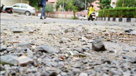 The construction of cement concrete (PCC) road will be done in Karimpura Bazar, Kucha Mansa Ram, Prem Gali, PCO Thapar street and Gurudwara Kalgidhar road in Ludhiana. (HT FILE)