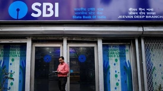 SBI banking services may be affected on March 28-29 due to nationwide general strike.(Reuters file photo)