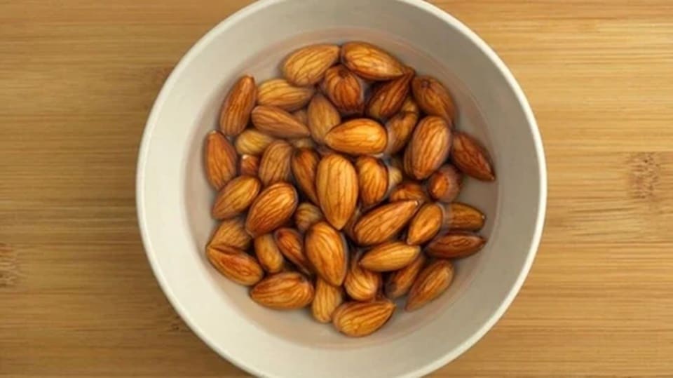 Soaked almonds(Pinterest)