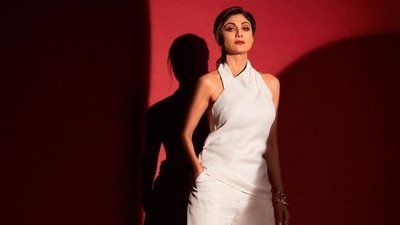 Shilpa Shetty is ‘off to a happy start’ with Yoga exercises and we are inspired (Instagram/theshilpashetty) Shilpa Shetty is ‘off to a happy start’ with Yoga exercises and we are inspired (Instagram/theshilpashetty)
