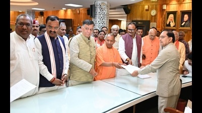 BJP MLA and former minister Satish Mahana filing his nomination papers for the post of UP legislative assembly speaker on Monday. (DEEPAK GUPTA/HT PHOTO) BJP MLA and former minister Satish Mahana filing his nomination papers for the post of UP legislative assembly speaker on Monday. (DEEPAK GUPTA/HT PHOTO)
