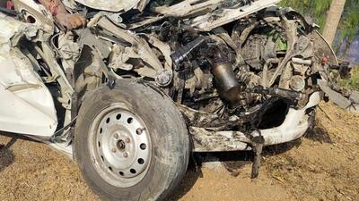 According to police, the four of the victims, who were of the same family, were identified as S Raghavachary, Kalpana, Suvarna and Sriram while the driver of the car, who was also killed, is yet to be identified (HT Photo)