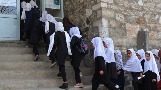 Women rights activists in the war-torn country have warned of nationwide protests if the Taliban fails to reopen girls' secondary schools within a week.(AFP photo)