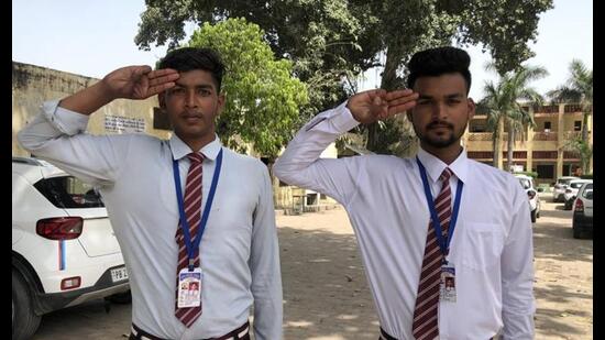 Krishan Murari (left) and Rajkumar.