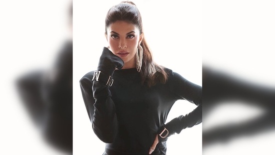 Jacqueline Fernandez tied her hair in a high ponytail and completed her look with bold winged eyes and neutral lips.(Instagram/@jacquelinef143)
