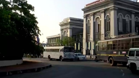 A police van can be seen parked outside Thiruvananthapuram Central. Railways employees and staff in the defence sector are also expected to hold mass mobilisations.(ANI)