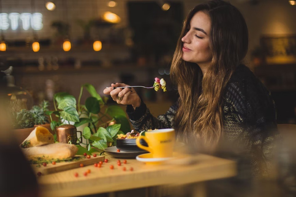 Here are some common dietary mistakes people make that wreak havoc with their digestion. (Unsplash) Here are some common dietary mistakes people make that wreak havoc with their digestion. (Unsplash)