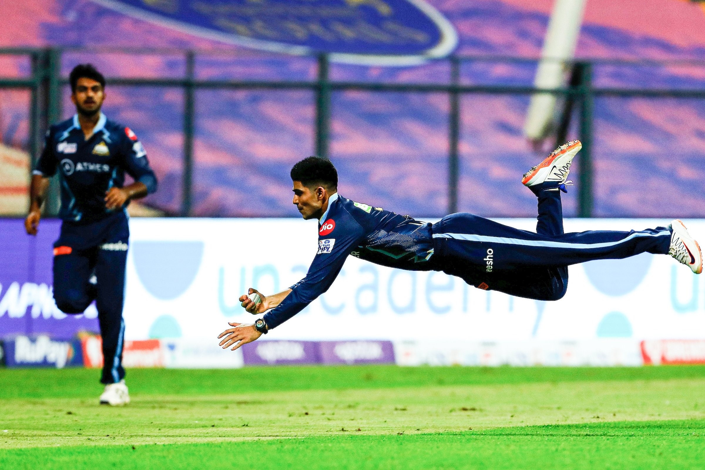 Shubman Gill plucks a catch against Lucknow Super Giants (Twitter/gujarat_titans) Shubman Gill plucks a catch against Lucknow Super Giants (Twitter/gujarat_titans)
