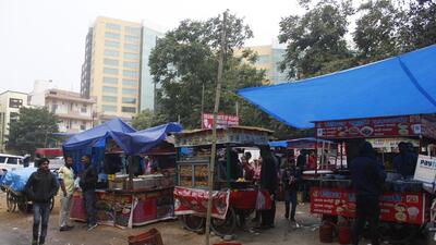 There are at least 1,700 street vendors at 148 street vending zones under the jurisdiction of the Gururgam civic body. According to the estimates of the MCG, there are around 18,000 street vendors across the city. (HT Archive) There are at least 1,700 street vendors at 148 street vending zones under the jurisdiction of the Gururgam civic body. According to the estimates of the MCG, there are around 18,000 street vendors across the city. (HT Archive)