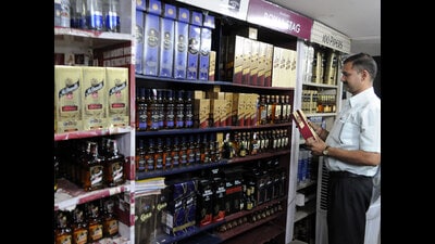 The state excise department issued a fresh gazette notification dated 25 March reducing these license fees. (HT PHOTO) The state excise department issued a fresh gazette notification dated 25 March reducing these license fees. (HT PHOTO)