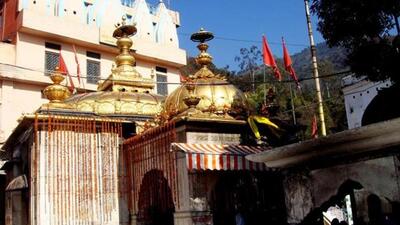 Kangra has three Shaktipeeths, Jwalaji, Chamunda Nandikeshwar and Bajreshwari, which attract a large number of devotees during Navratri. Elaborate security arrangements in the major temples in the district. (HT File Photo)