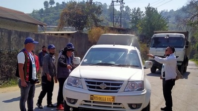 Members of Southern Angami Public Organisation redirecting vehicles going towards Manipur during the blockade. Members of Southern Angami Public Organisation redirecting vehicles going towards Manipur during the blockade.