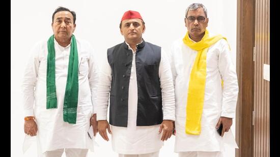 Rashtriya Lok Dal (RLD) MLA Rajpal Baliyan and Suheldev Bharatiya Samaj Party (SBSP) chief and MLA Om Prakash Rajbhar with SP chief Akhilesh Yadav on Tuesday. (Sourced)