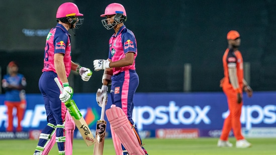Jos Buttler and Yashaswi Jaiswal of Rajasthan Royals during match 5 of the Indian Premier League 2022 against Sunrisers Hyderabad(PTI)