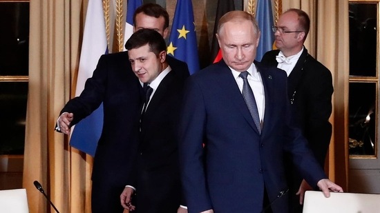 Russian President Vladimir Putin, right, and Ukrainian President Volodymyr Zelenskyy at the Elysee Palace, Dec. 9, 2019, in Paris.(AP/File)