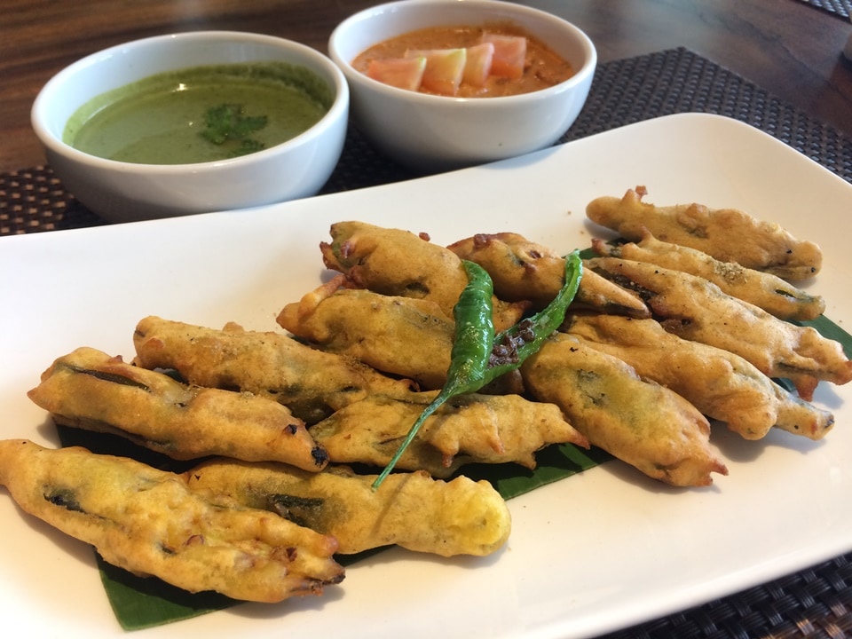 From aloo, onion, eggplant, paneer, mirchi, moong dal to gobi pakora, there are endless versions of pakoras.