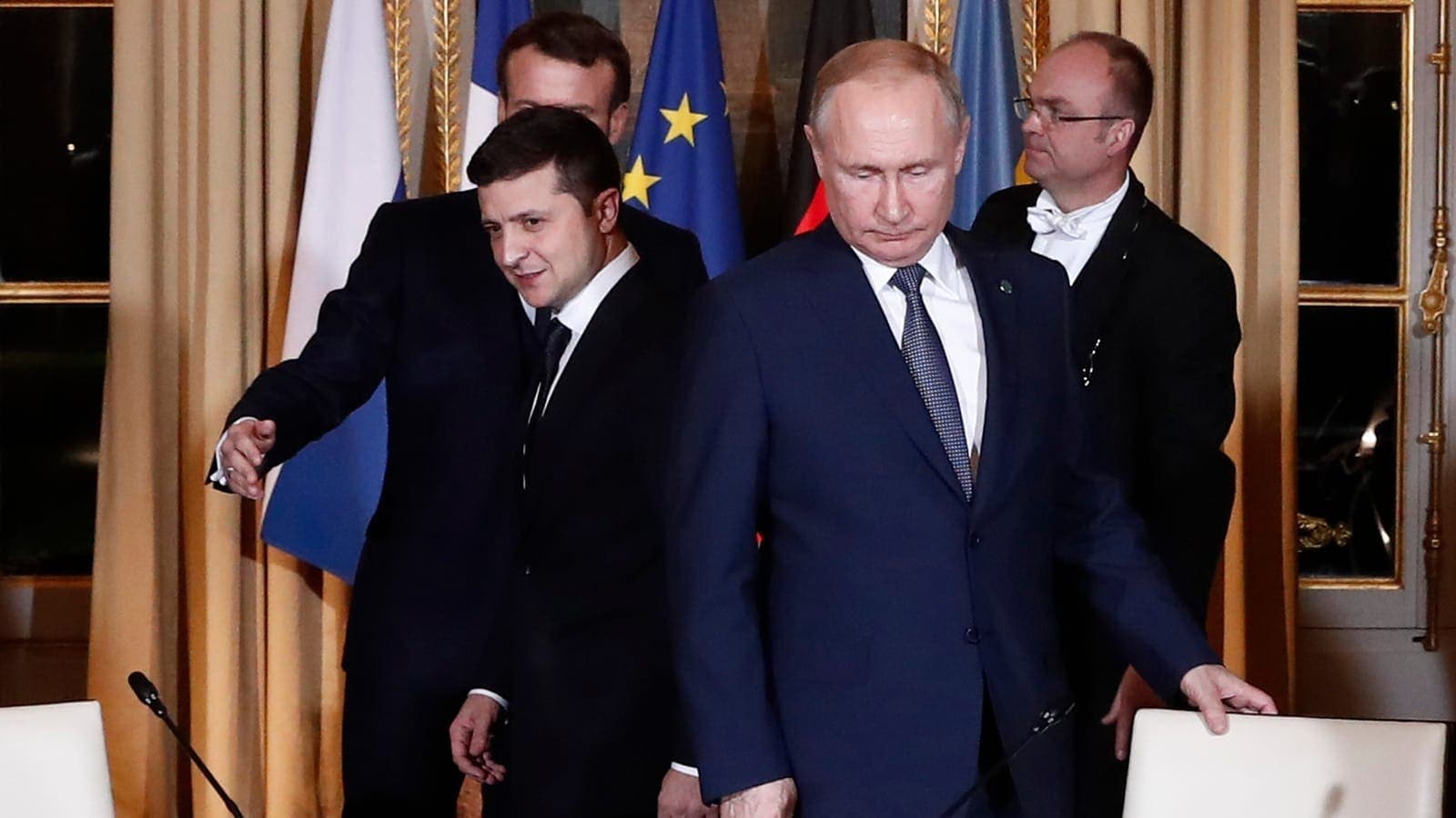 Russian President Vladimir Putin, right, and Ukrainian President Volodymyr Zelenskyy at the Elysee Palace, Dec. 9, 2019, in Paris.(AP/File) Russian President Vladimir Putin, right, and Ukrainian President Volodymyr Zelenskyy at the Elysee Palace, Dec. 9, 2019, in Paris.(AP/File)