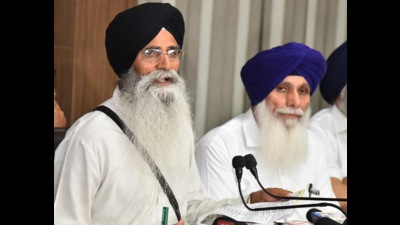 SGPC passes ₹988 crore budget, concerned over deficit faced by educational institutions (HT) SGPC passes ₹988 crore budget, concerned over deficit faced by educational institutions (HT)
