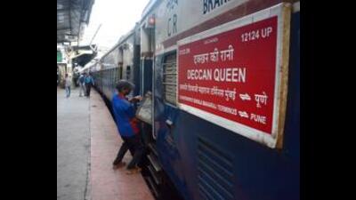The Central Railway (CR) has decided to replace all the conventional coaches of the CSMT-Pune-CSMT Deccan Queen Express with Linke Hofmann Busch (LHB) design coaches from June 22, 2022 (HT FILE PHOTO) The Central Railway (CR) has decided to replace all the conventional coaches of the CSMT-Pune-CSMT Deccan Queen Express with Linke Hofmann Busch (LHB) design coaches from June 22, 2022 (HT FILE PHOTO)