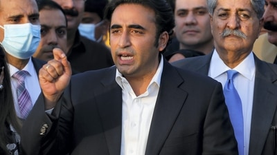 Islamabad: Bilawal Bhutto Zardari, center, head of the opposition Pakistan People's Party speaks to reporters outside the National Assembly in Islamabad, Pakistan, Monday, March 28, 2022. .AP/PTI Photo(AP03_28_2022_000290B) (AP) Islamabad: Bilawal Bhutto Zardari, center, head of the opposition Pakistan People's Party speaks to reporters outside the National Assembly in Islamabad, Pakistan, Monday, March 28, 2022. .AP/PTI Photo(AP03_28_2022_000290B) (AP)