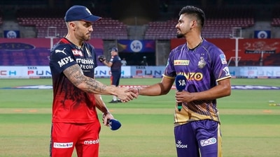 Captain of Royal Challengers Bangalore Faf Du Plessis and captain of Kolkata Knight Riders Shreyas Iyer shake hands during toss (PTI) Captain of Royal Challengers Bangalore Faf Du Plessis and captain of Kolkata Knight Riders Shreyas Iyer shake hands during toss (PTI)