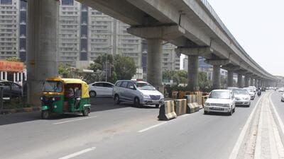 Gurugram, India-April 26, 2019: Authorities have closed the U-turn opposite Vipul Belmonte on Golf Course Road (GCR) which was infamous for accidents and traffic violations, and opened another cut 100 metres away, opposite a local eatery to ensure traffic movement remains unhindered, in Gurugram, India, on Friday, April 26, 2019. (Photo by Yogendra Kumar/Hindustan Times) **To go with Kartik Kumar's story (Yogendra Kumar/HT PHOTO) Gurugram, India-April 26, 2019: Authorities have closed the U-turn opposite Vipul Belmonte on Golf Course Road (GCR) which was infamous for accidents and traffic violations, and opened another cut 100 metres away, opposite a local eatery to ensure traffic movement remains unhindered, in Gurugram, India, on Friday, April 26, 2019. (Photo by Yogendra Kumar/Hindustan Times) **To go with Kartik Kumar's story (Yogendra Kumar/HT PHOTO)