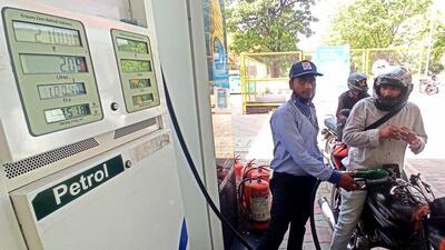 On Wednesday, the price of petrol in Chandigarh jumped to  ₹100.42 from  ₹99.6 a day ago. (Ravi Kumar/HT)