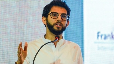 Aaditya Thackeray takes a dig at Centre over fuel price hike (HT) Aaditya Thackeray takes a dig at Centre over fuel price hike (HT)