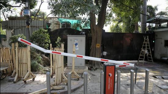 A damaged boom barrier outside Delhi CM Arvind Kejriwal’s residence, on Wednesday. (Sanchit Khanna/HT)