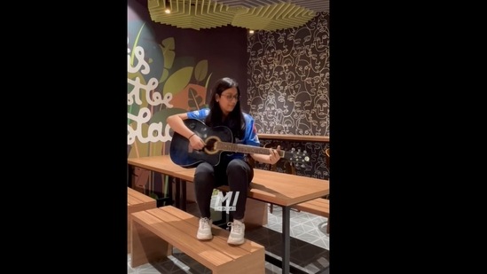 IPL 2022: Mumbai Indians shared the video of a girl singing a song dedicated to the fans. (mumbaiindians/Instagram)