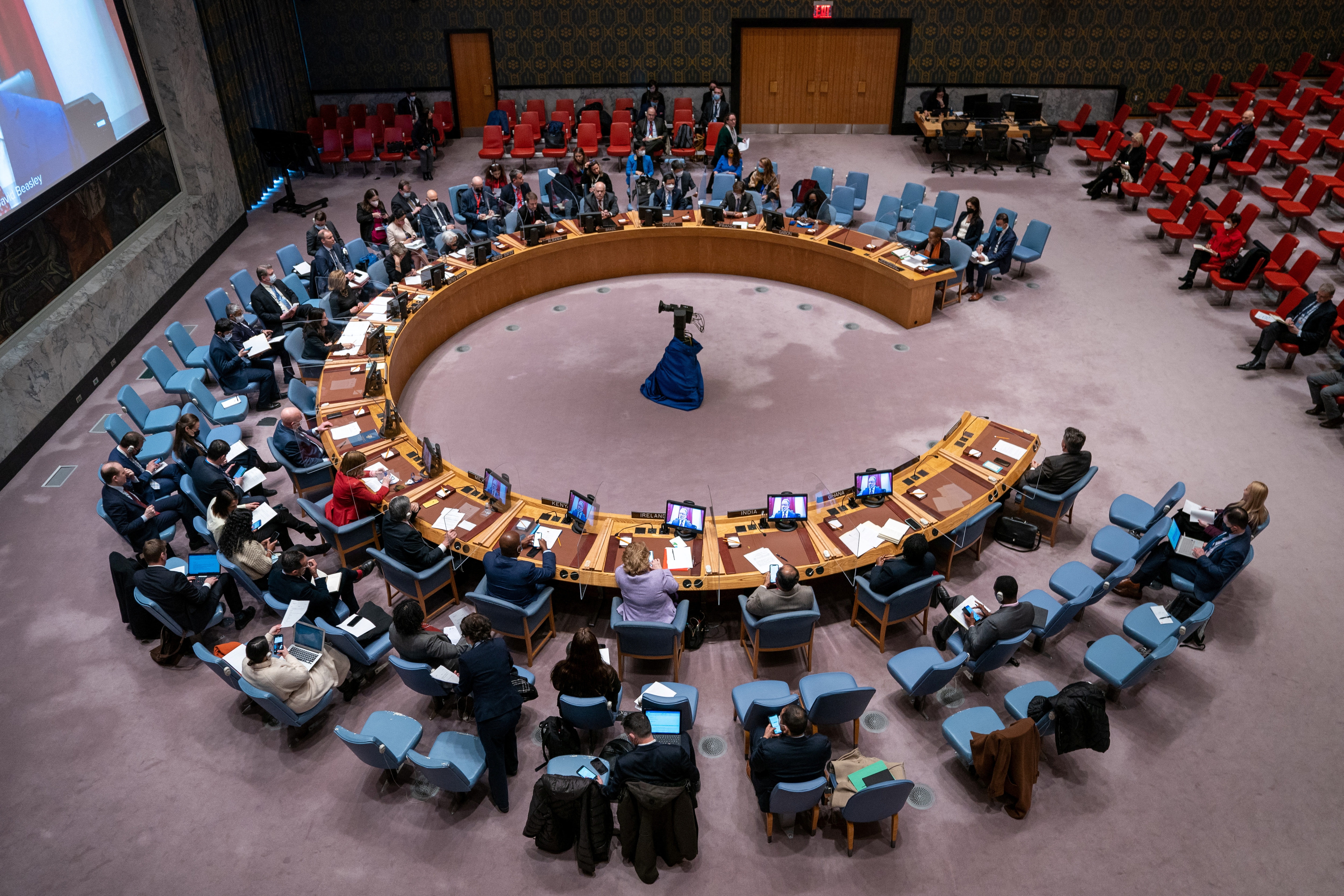 The United Nations Security Council assembles for a meeting on humanitarian relief aid amid Russia's invasion of Ukraine in New York, on March 29, 2022.&nbsp; (Reuters photo)