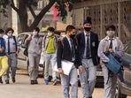 Until now, a fine of <span class='webrupee'>₹</span>500 was imposed for not wearing masks in public places across the national capital. (HT Photo) Until now, a fine of <span class='webrupee'>₹</span>500 was imposed for not wearing masks in public places across the national capital. (HT Photo)