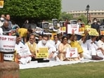 Congress MPs are protesting against the fuel price hike at Vijay Chowk in New Delhi on Thursday. Congress leader Rahul Gandhi is leading the protest. Gandhi, a vehement critic of the BJP-led government, has stepped up his offensive against the ruling party in the last few days amid a surge in fuel prices. (Arvind Yadav/HT)