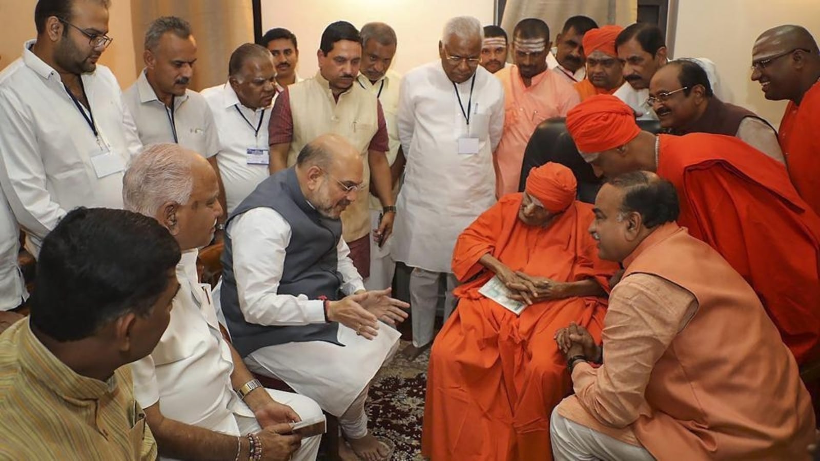 Why Rahul Gandhi, Amit Shah are making a beeline for Siddaganga Mutt