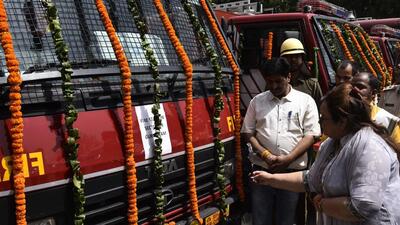 Gurugram, India - March. 31, 2022: Gurugram Mayor Madhu Azad flags off the new fire tenders at Sector 29 Fire Station in Gurugram, India, on Thursday, March 31, 2022. For the first time since September 2015, the Gurugram fire department adds new fire tenders to its stock. (Photo by Vipin Kumar/ Hindustan Times) **Story pics for Kartik Kumar** (Vipin Kumar/HT PHOTO) Gurugram, India - March. 31, 2022: Gurugram Mayor Madhu Azad flags off the new fire tenders at Sector 29 Fire Station in Gurugram, India, on Thursday, March 31, 2022. For the first time since September 2015, the Gurugram fire department adds new fire tenders to its stock. (Photo by Vipin Kumar/ Hindustan Times) **Story pics for Kartik Kumar** (Vipin Kumar/HT PHOTO)