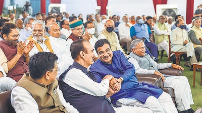 Union minister Nitin Gadkari with former Rajya Sabha MP Ghulam Nabi Azad, during a farewell function in honour of retiring Members of Rajya Sabha, in New Delhi on Thursday. (PTI) Union minister Nitin Gadkari with former Rajya Sabha MP Ghulam Nabi Azad, during a farewell function in honour of retiring Members of Rajya Sabha, in New Delhi on Thursday. (PTI)