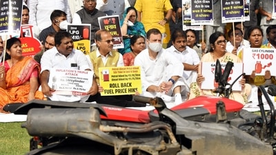 Petrol and diesel prices were on Thursday hiked by 80 paise a litre each, taking the total increase in rates in the last 10 days to <span class='webrupee'>₹</span>6.40 per litre. (ANI) Petrol and diesel prices were on Thursday hiked by 80 paise a litre each, taking the total increase in rates in the last 10 days to <span class='webrupee'>₹</span>6.40 per litre. (ANI)