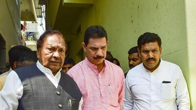 Karnataka RDPR Minister KS Eshwarappa (left) is already facing heat after a contractor from Karnataka wrote to Prime Minister Narendra Modi claiming Eshwarappa demanded bribe. (PTI File) Karnataka RDPR Minister KS Eshwarappa (left) is already facing heat after a contractor from Karnataka wrote to Prime Minister Narendra Modi claiming Eshwarappa demanded bribe. (PTI File)