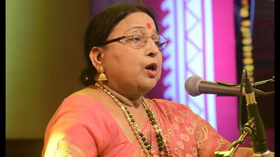 Pemenang penghargaan Padma Bhushan Sharda Sinha tampil di Lucknow (Deepak Gupta/HT)