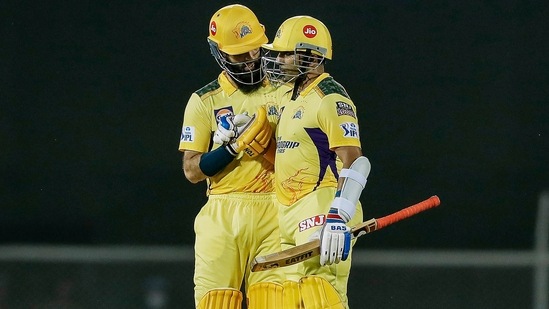 Robin Uthappa of Chennai Super Kings being greeted by teammate Moeen Ali(PTI)