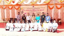 Participating students and Government College of Yoga Education faculty at the annual athletics meet.  (HT Photo)