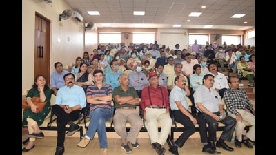 Doctors meeting in the IMA hall in Meerut on Friday (HT Photo)
