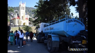 Many hoteliers are being forced to purchase water through tankers at high rates. (Deepak Sansta/HT) Many hoteliers are being forced to purchase water through tankers at high rates. (Deepak Sansta/HT)