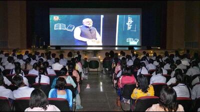 A total of 300 Chandigarh students attended the Pariksha pe Charcha’s live session. (HT Photo)