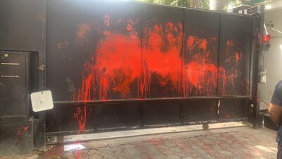 The gate outside CM Arvind Kejriwal’s home after the protesters left on Wednesday. (Sourced) The gate outside CM Arvind Kejriwal’s home after the protesters left on Wednesday. (Sourced)