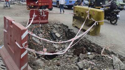 Roads have been dug up for laying of cables, pipes, for concrete work, for installation of lamp posts, dividers. And how the work happens is a study in inefficiency and inconvenience. (HT FILE)