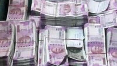 The Andhra Pradesh police counted the seized cash and it amounted to  ₹4,76,89,050. Ten people were taken into custody after tthe seizure. (Image used for representation). (PTI PHOTO.)