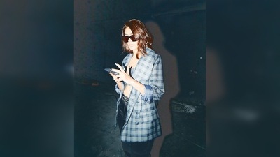 Sharing several photos of herself in her cool outfit on her Instagram handle, Mrunal Thakur captioned her post, "Allow me to reintroduce myself." (Instagram/@mrunalthakur) Sharing several photos of herself in her cool outfit on her Instagram handle, Mrunal Thakur captioned her post, "Allow me to reintroduce myself." (Instagram/@mrunalthakur)